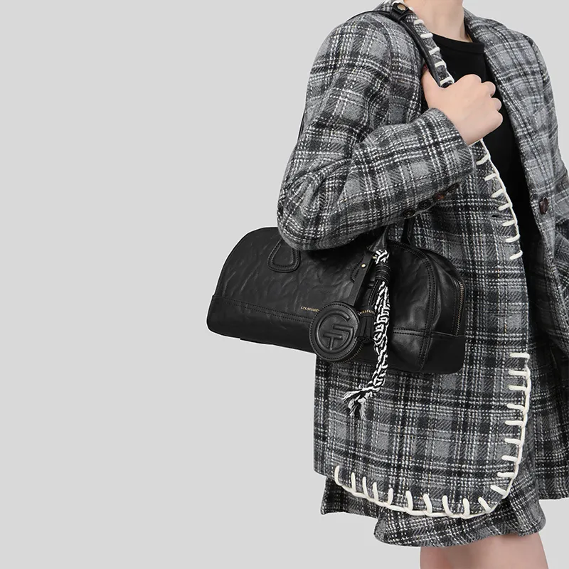 Tanita West Cow Leather Shoulder Bag Women's Black-7