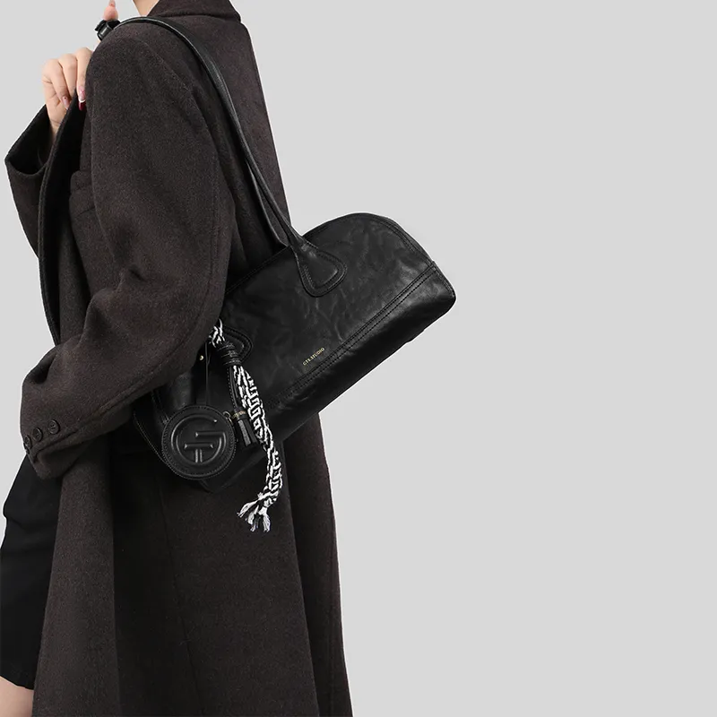 Tanita West Cow Leather Shoulder Bag Women's Black-1