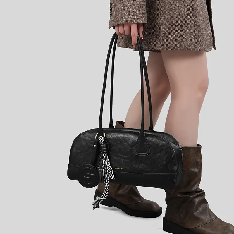 Tanita West Cow Leather Shoulder Bag Women's Black-3