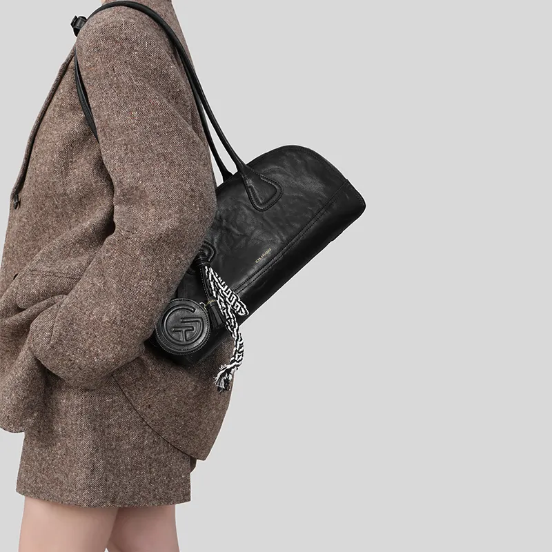 Tanita West Cow Leather Shoulder Bag Women's Black-6