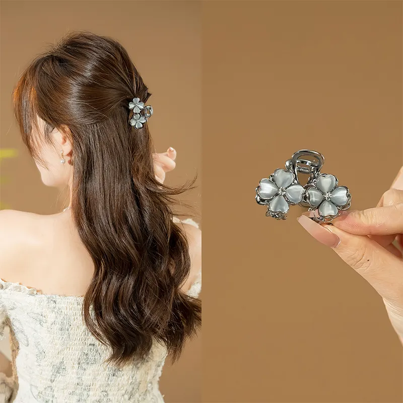 Yiru Alloy Floral Hair Clip Claw Clip Bangs Hair Clip Shawl Hair Claw Clip Hair Accessory Women's-1