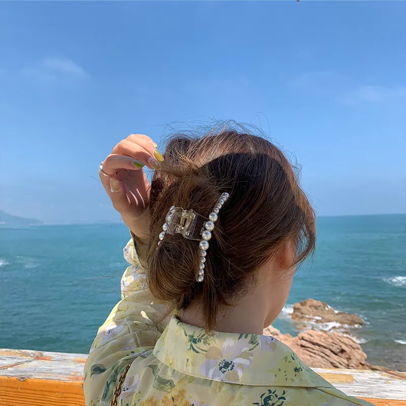 Yiru Acrylic Hair Claw Clip Shark Hair Clip Hairstyle Accessory Women's-4