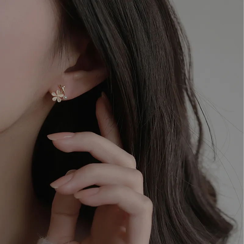 Yiru Glass Cat Eye Stud Earrings Women's-6