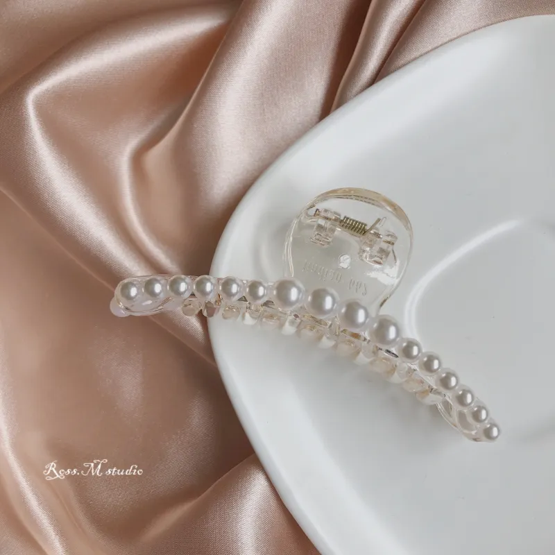 Yiru Acrylic Hair Claw Clip Shark Hair Clip Hairstyle Accessory Women's-3