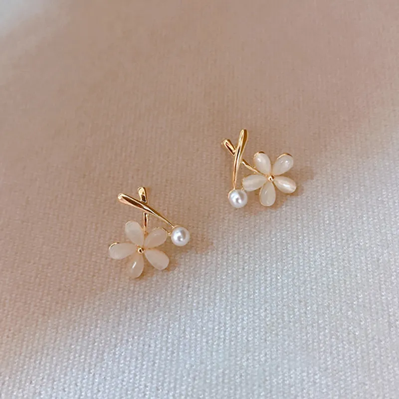 Yiru Glass Cat Eye Stud Earrings Women's-4