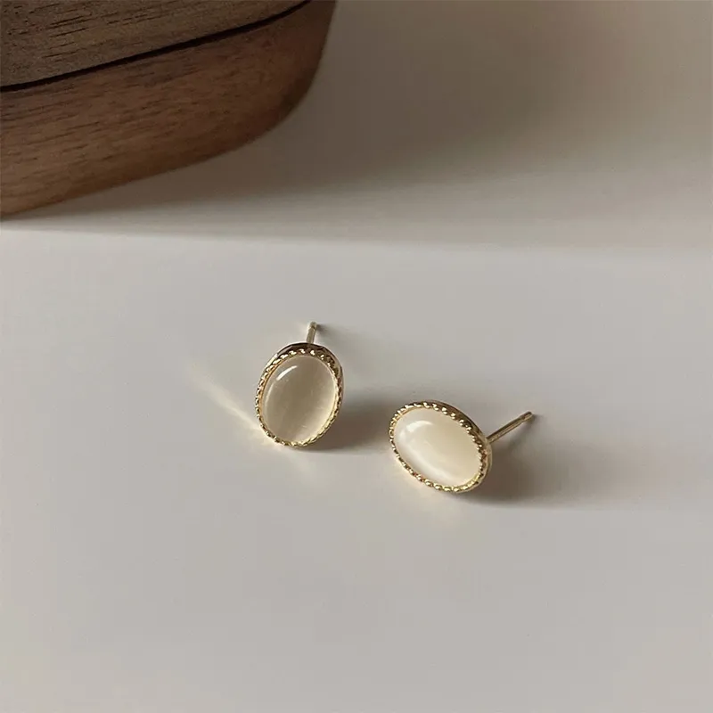 Yiru Glass Cat Eye Stud Earrings Women's-4