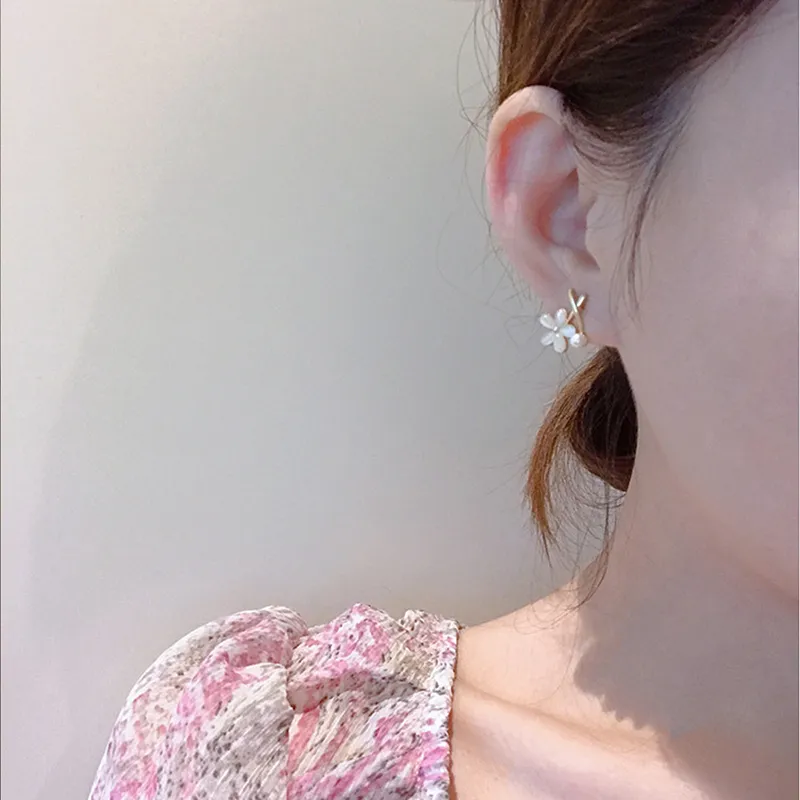 Yiru Glass Cat Eye Stud Earrings Women's-5