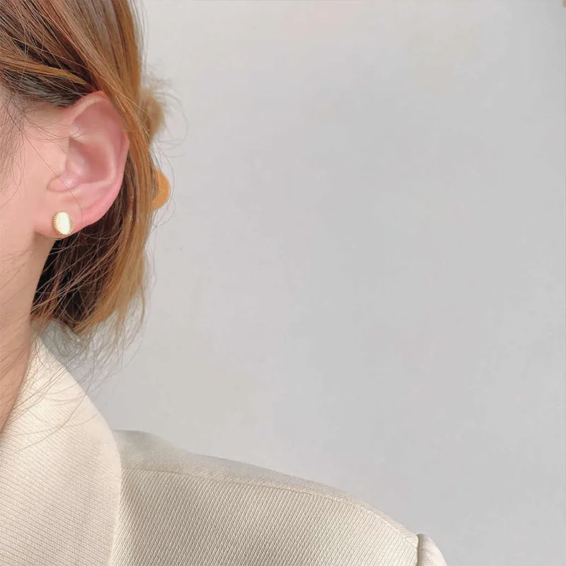 Yiru Glass Cat Eye Stud Earrings Women's-3