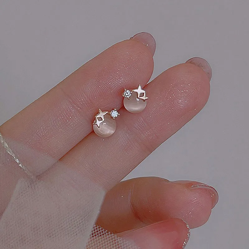 Yiru Glass Cat Eye Stud Earrings Women's-1