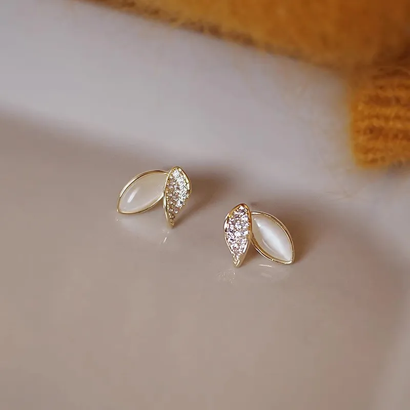 Yiru Glass Cat Eye Earrings Women's-3