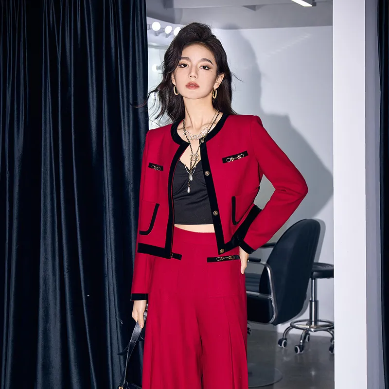 CHICHY CHICHY Size Sister Series Cropped Coats Women's French Red-5