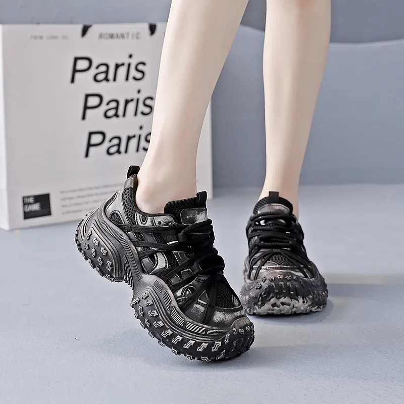 Turns By Turns Wear-Resistant Breathable Lightweight Height Increasing Low-Top Chunky Sneakers Unisex-1