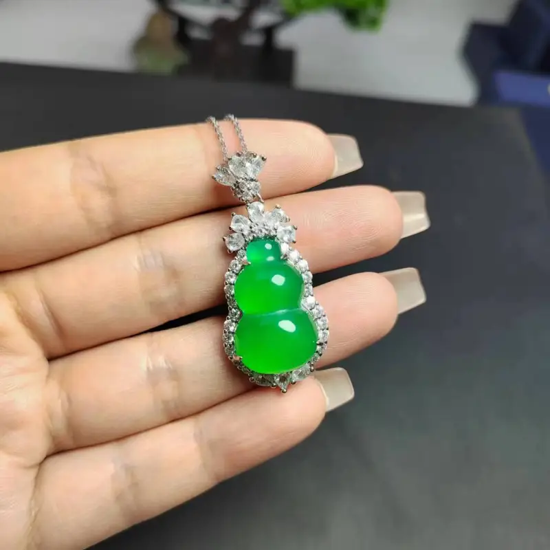 Gifts Chalcedony Jade Necklaces Unisex-1