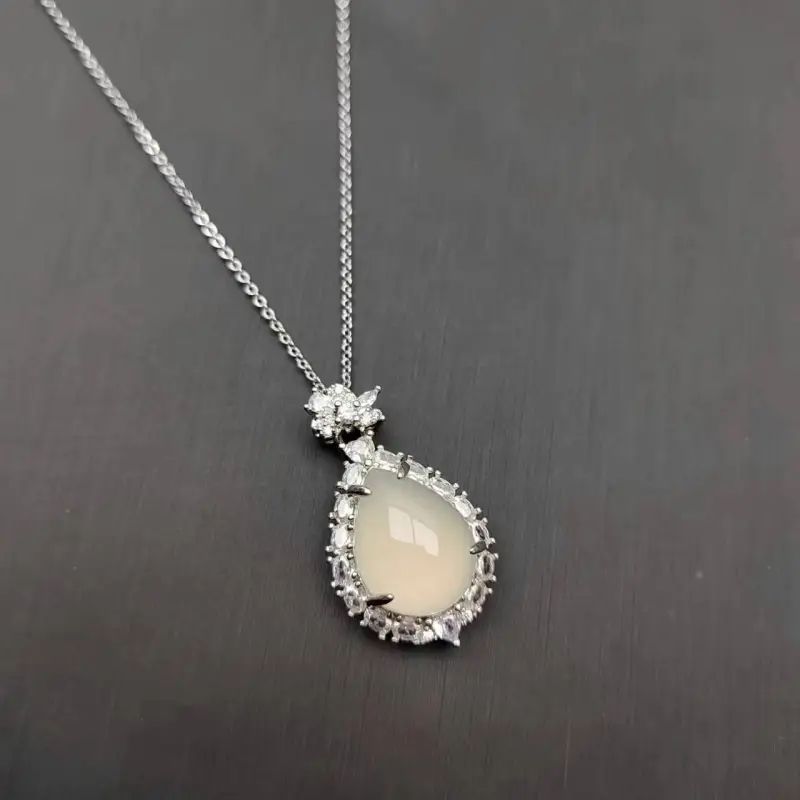 Gifts Chalcedony Jade Necklaces Unisex-1
