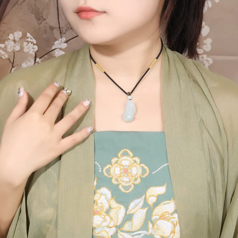 KING TAI FOOK Glutinous Jade Jadeite Necklaces Unisex-4