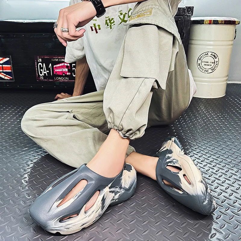 VAEL Galaxy Rendering Clogs Unisex-14