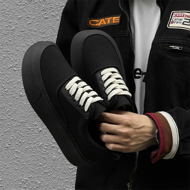 VAEL Low Top Skateboard Shoes Unisex Black-1