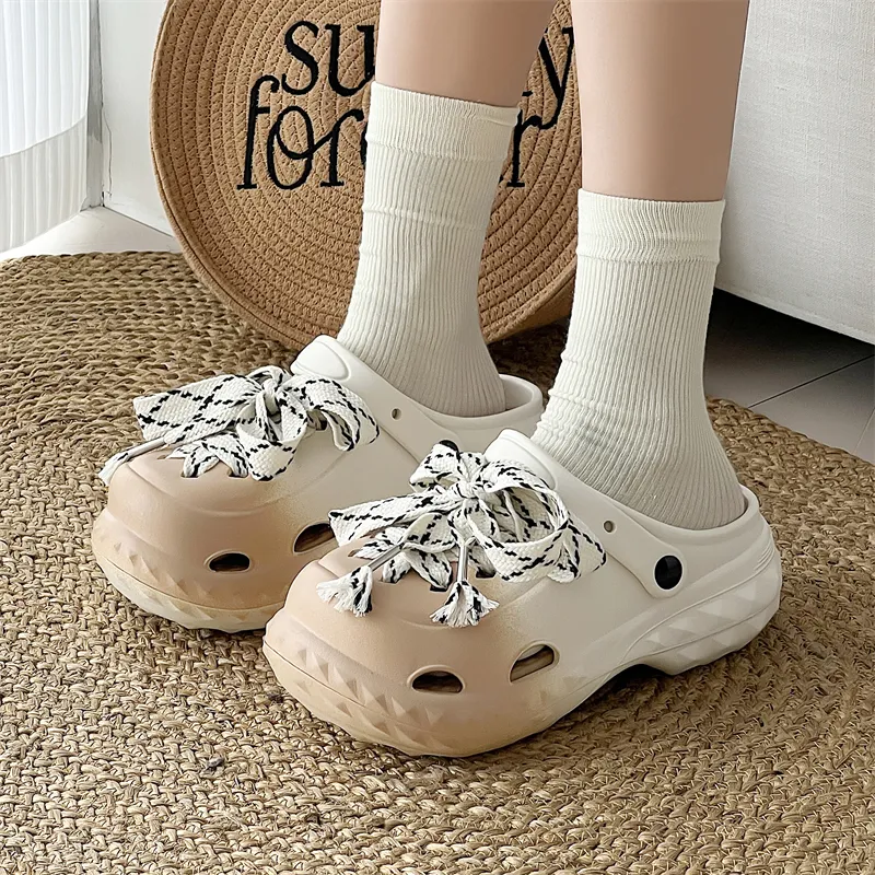 VAEL Instant Star Burst Clogs Women's-8