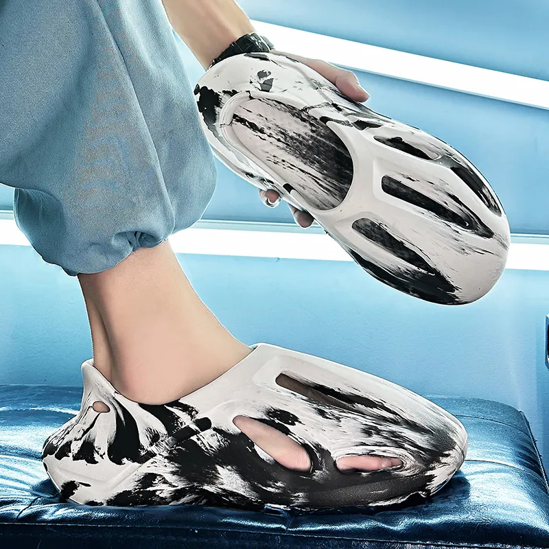 VAEL Galaxy Rendering Clogs Unisex-2