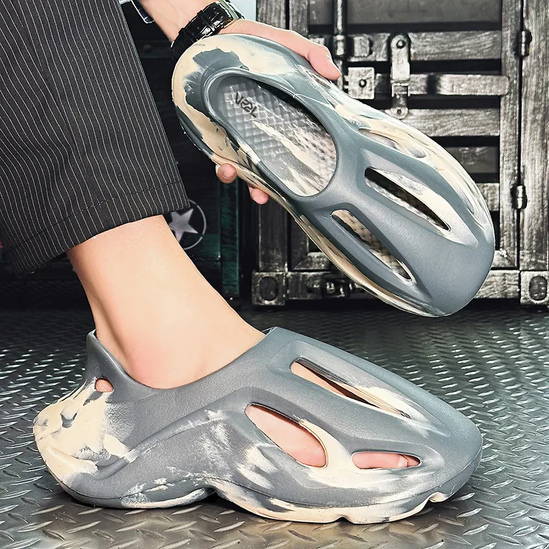 VAEL Galaxy Rendering Clogs Unisex-15
