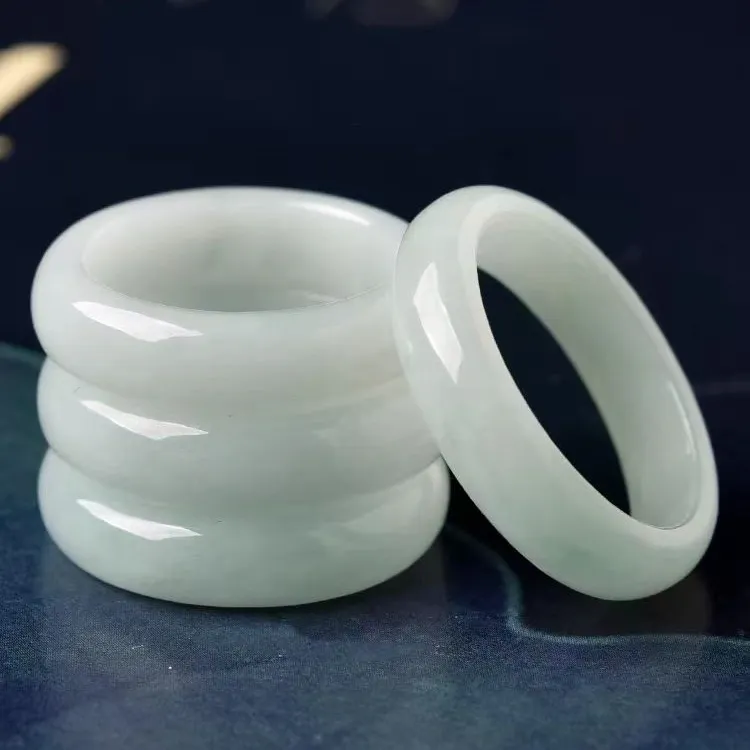 Lingxiang Yurun Bean Type Jadeite Rings Unisex-1