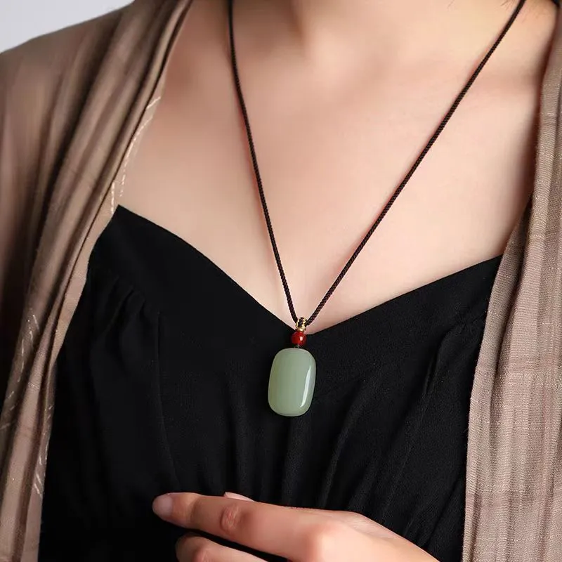 Lingxiang Yurun Necklaces Pale Greenish White Jade Unisex-9