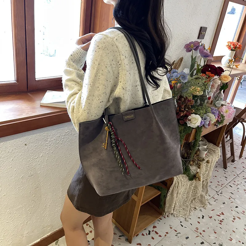 ERANGBEAR Matte Shoulder Bag Regular Women's Multicolor-3