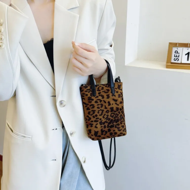 ERANGBEAR PU Crossbody Handbags Women's Leopard Print Coffee Brown-3