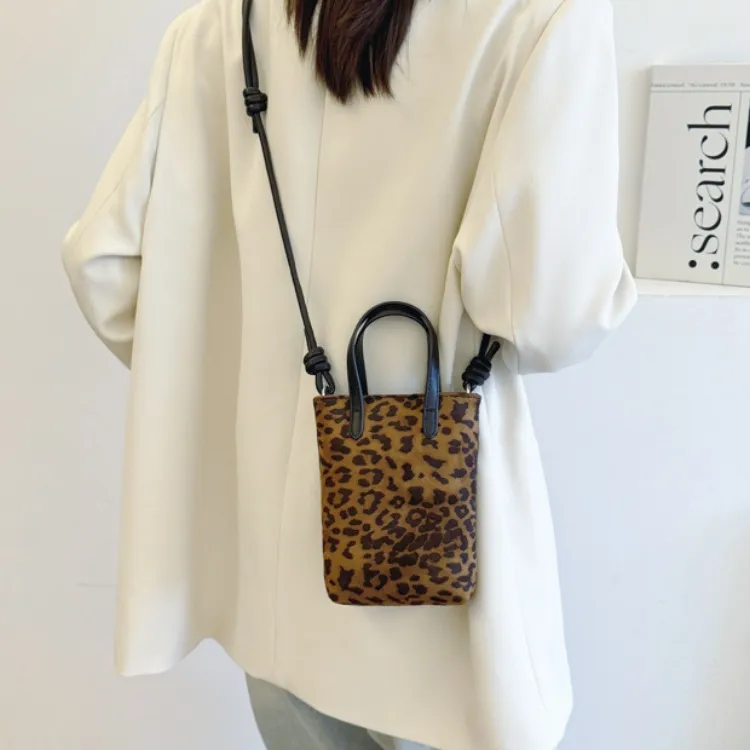 ERANGBEAR PU Crossbody Handbags Women's Leopard Print Coffee Brown-1