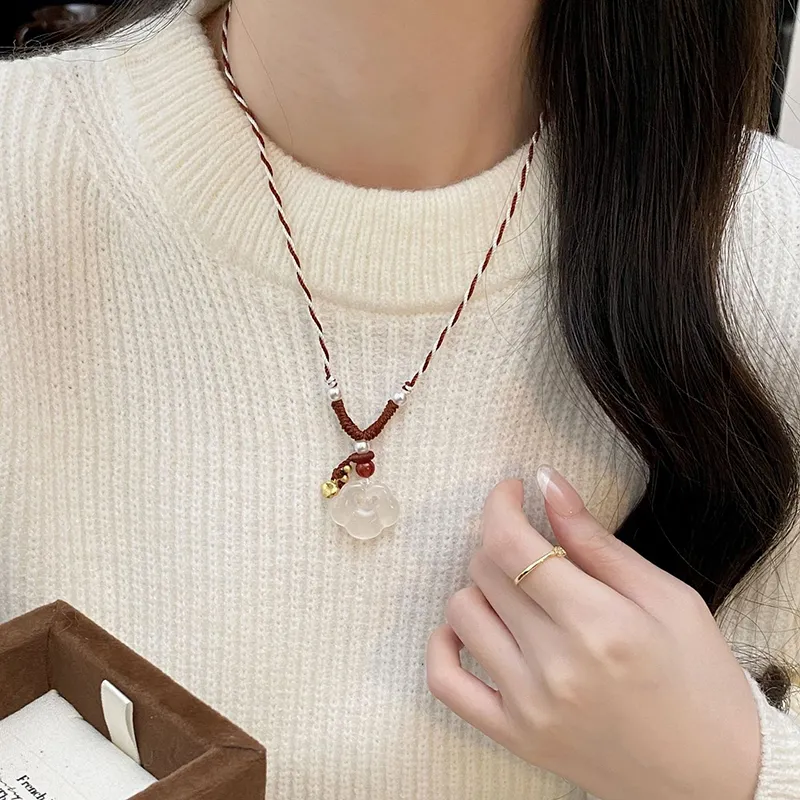 CARAT'S DIARY Chalcedony Necklaces Unisex-1
