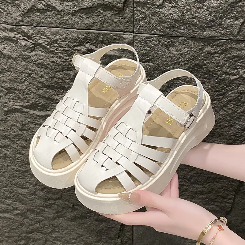 Puppytown Roman Sandals 5.5 Women's-4