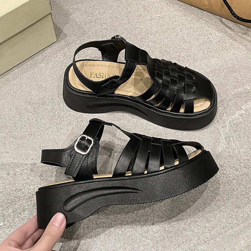 Puppytown Roman Sandals 5.5 Women's-10