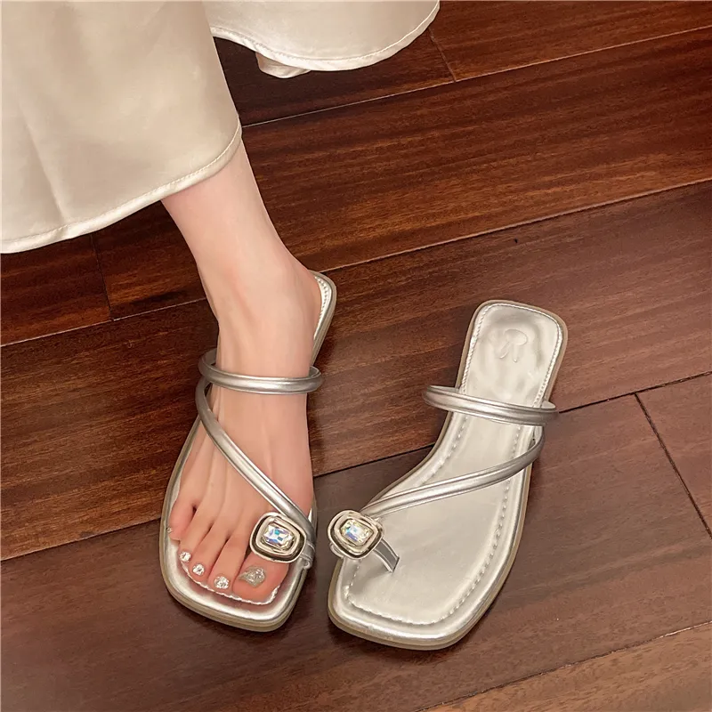 Puppytown Slip Resistant Abrasion Resistant Flip Flops Women's-10