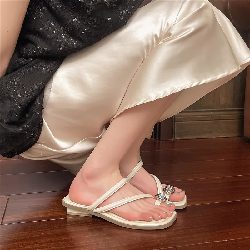Puppytown Slip Resistant Abrasion Resistant Flip Flops Women's-6