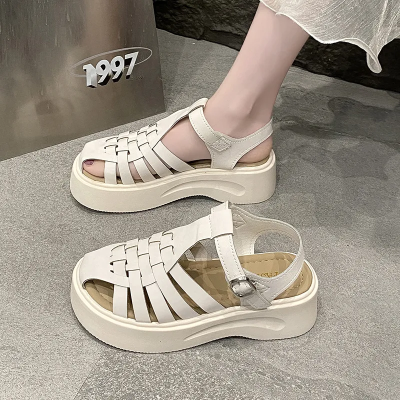 Puppytown Roman Sandals 5.5 Women's-5