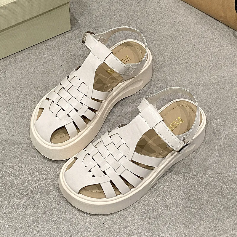 Puppytown Roman Sandals 5.5 Women's-1