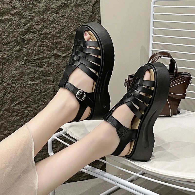 Puppytown Roman Sandals 5.5 Women's-13