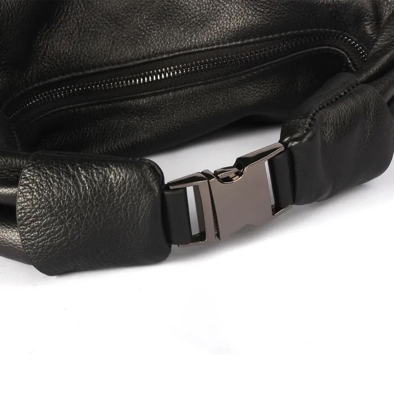 AQUASCUTUM Cow Leather Shoulder Bag Women's Black-4