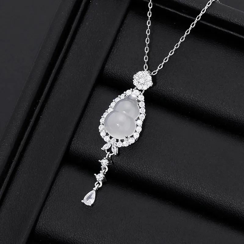 SUCH NICE Chalcedony Necklaces Women's-1