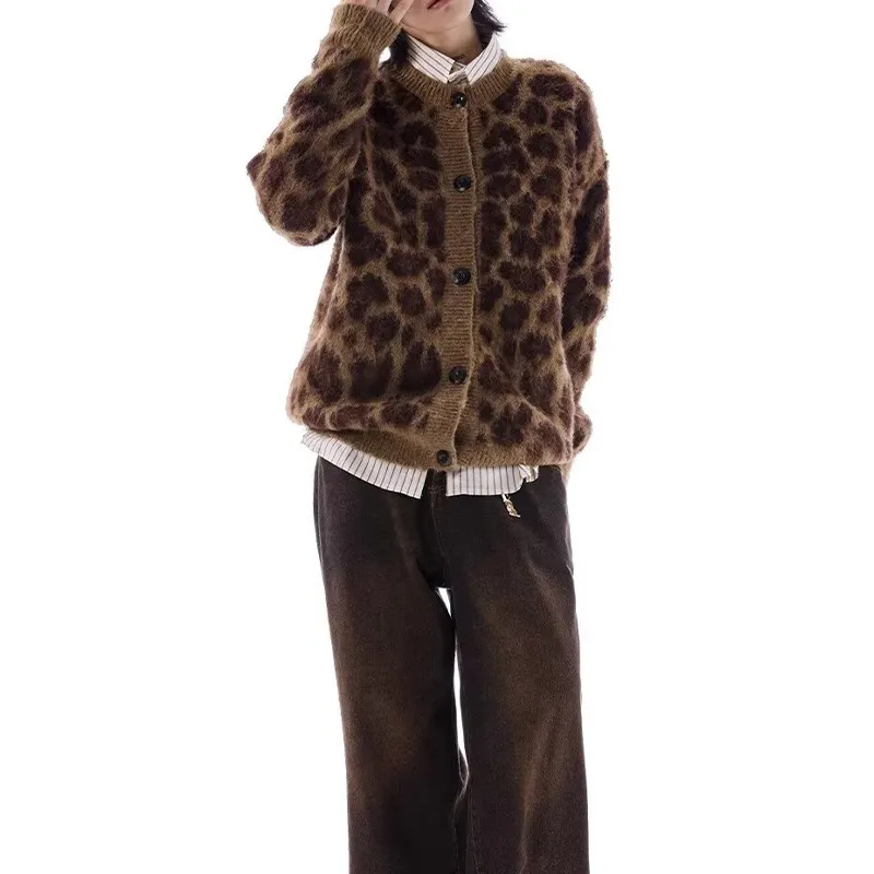 Universal Templates Knitwear Unisex Leopard Print-3