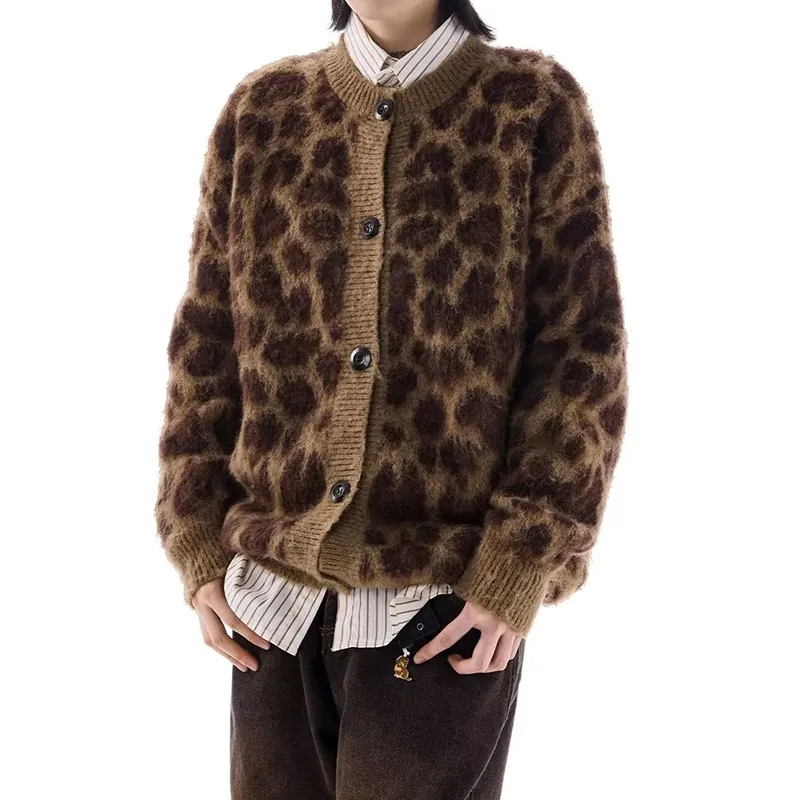 Universal Templates Knitwear Unisex Leopard Print-1