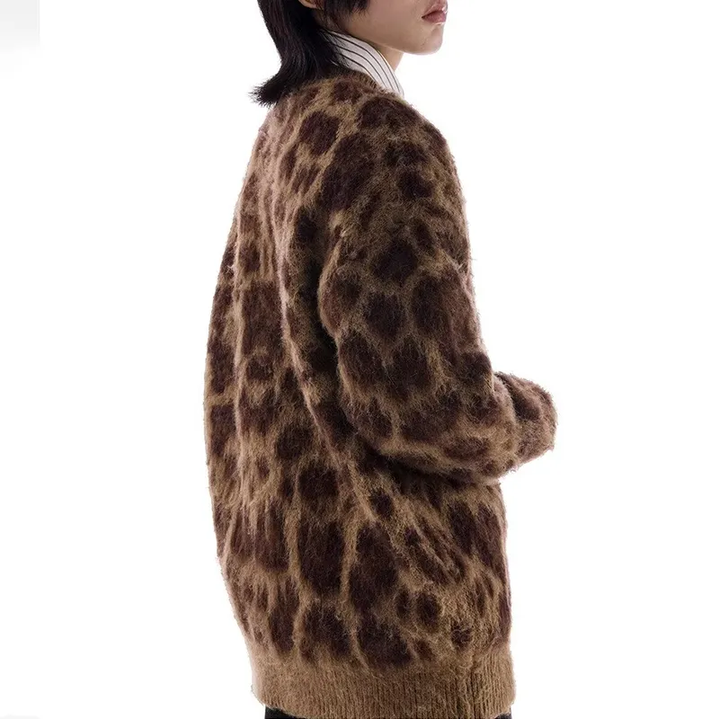Universal Templates Knitwear Unisex Leopard Print-2