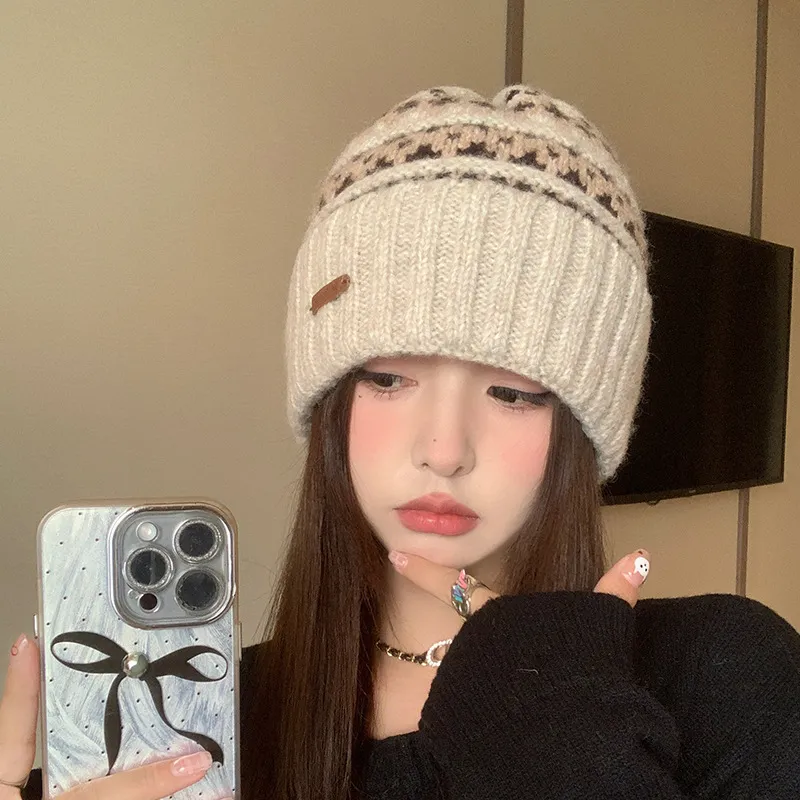 EEEENO Beanies Unisex-1