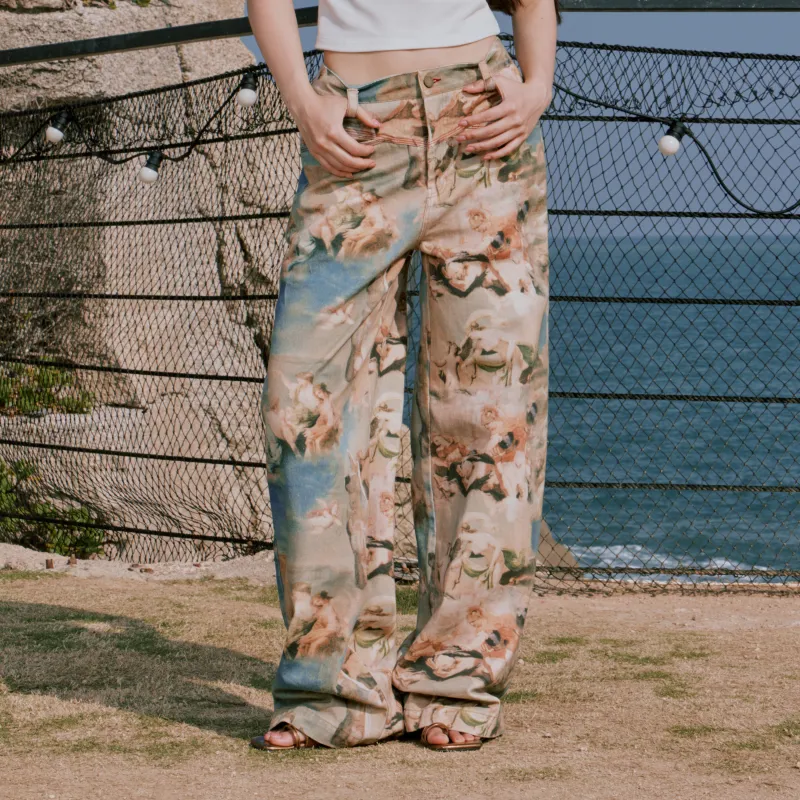 RUNTOTHEFUTURE Casual Pants Women's Paris Portrait-4