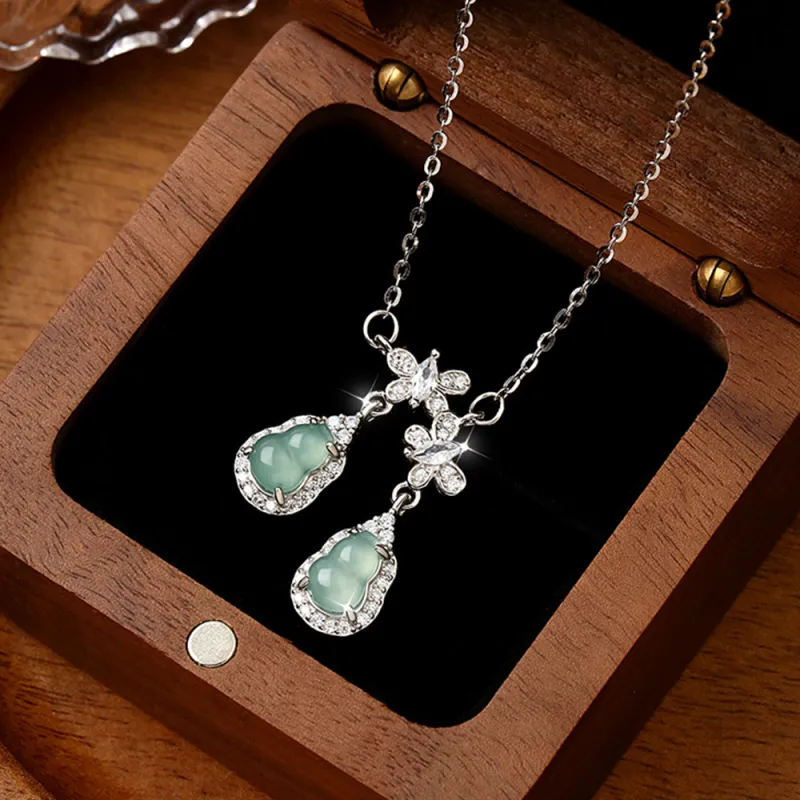 SWEET PLANET Ice Glutinous Jadeite Necklaces Women's-1