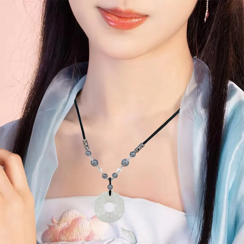 Atsuyama Chalcedony Necklaces Unisex-1