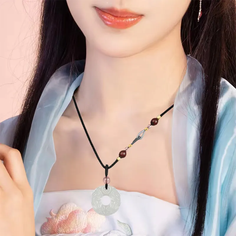 Atsuyama Chalcedony Necklaces Unisex-2