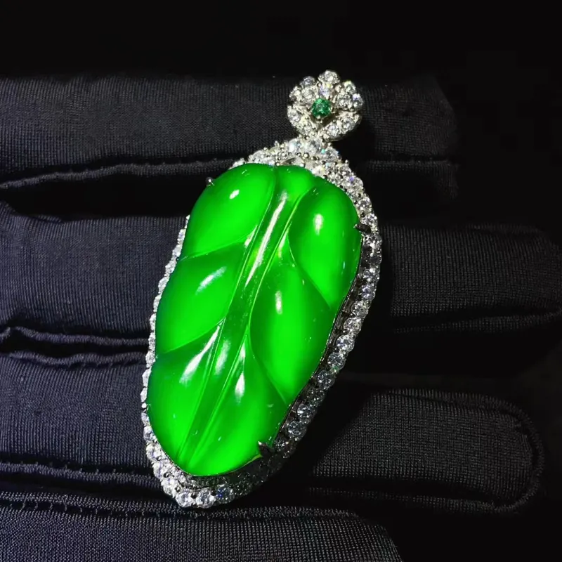 Atsuyama Chalcedony Jade Pendants Women's-4