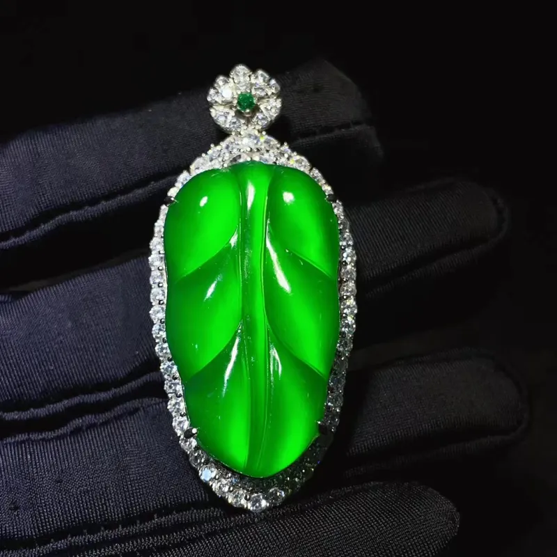 Atsuyama Chalcedony Jade Pendants Women's-2
