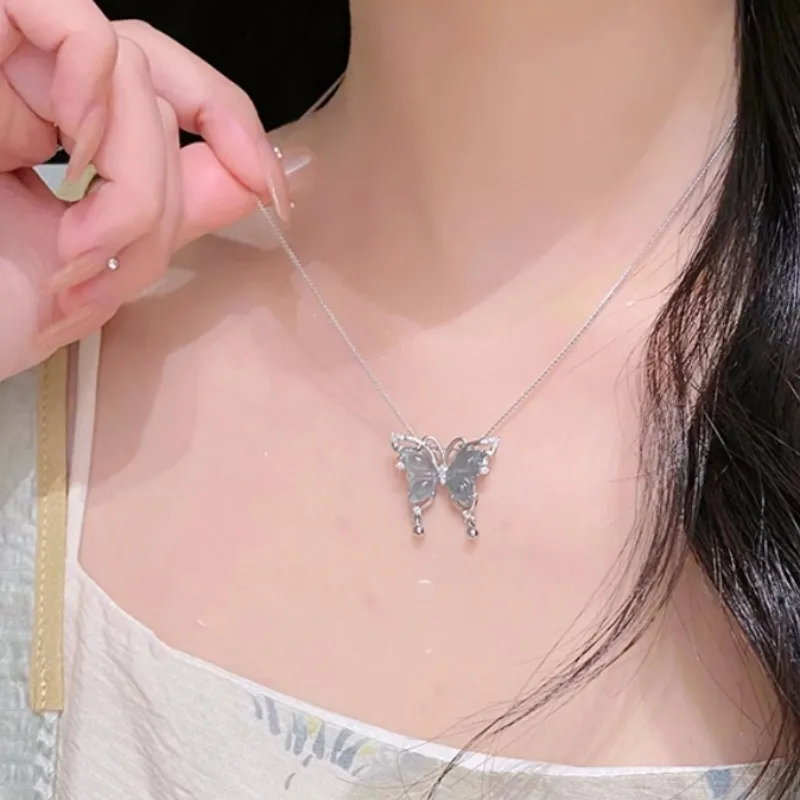 Jing Ruyu Ice Glutinous Blue Water Collarbone Chain Women's-1